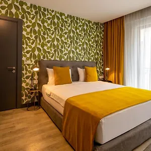 Parrot Hotel